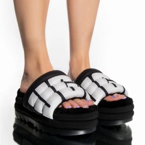 BrandNew UGG Maxi Slide Logo Super Cute! So fun! - Picture 9 of 12